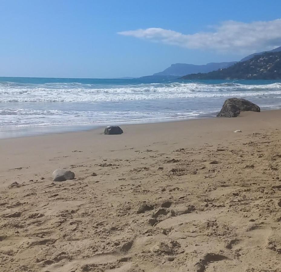 Casa Primavera Ventimiglia Eksteriør bilde
